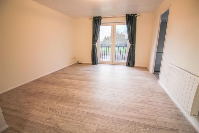 19, Dadswood, Harlow photo 4