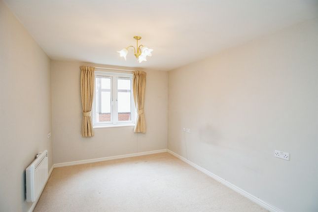 Property for sale in Hempstead Road, Watford