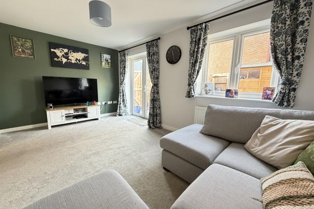 39, Wenlock Way, Daventry photo 2