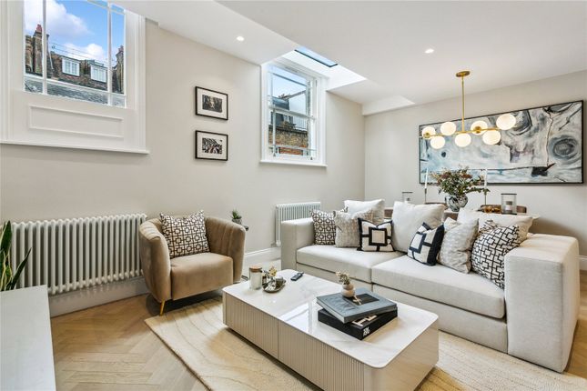 Mews house for sale in Drayson Mews, Kensington