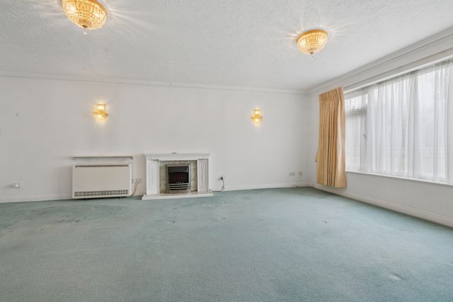 Farington Acres, Vale Road, Weybridge photo 3