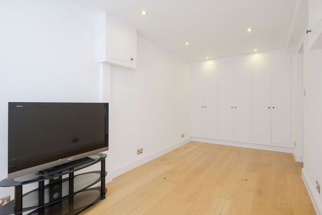 End terrace house for sale in Heights Close, West Wimbledon