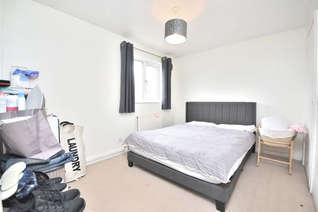 4, Tiptoe Close, Northampton photo 4