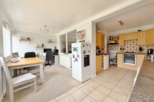 20, Cygnet Road, Portsmouth photo 2