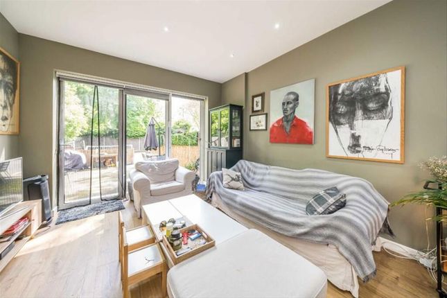 Flat 2, 216, London Road, Twickenham photo 3