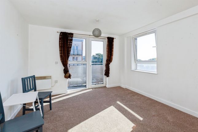 Flat 35, Quadrivium Point, Tuns Lane, Slough photo 2