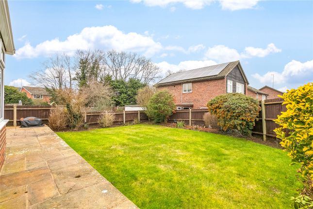 15, Dawlish Close, Hertfordshire photo 2