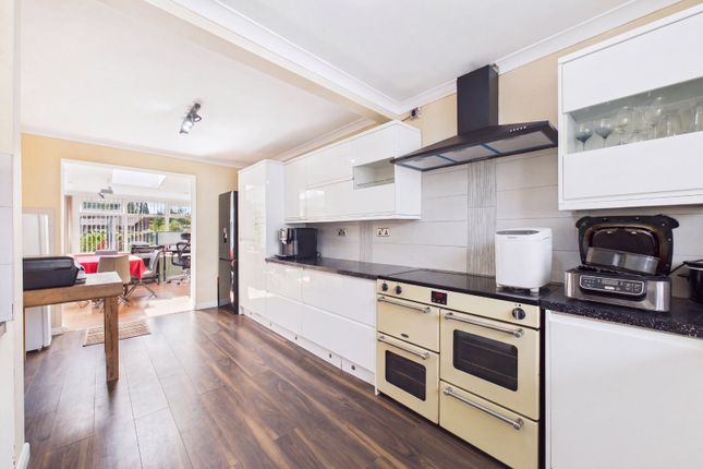 Morland Road, Aldershot photo 4