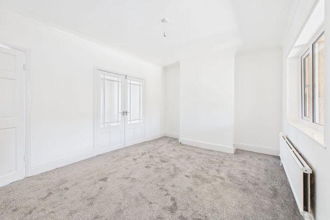 149 Hall Road, Hull photo 4