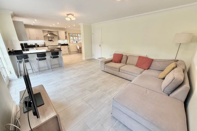 Holme Lodge, Lake Road, Camberley photo 4