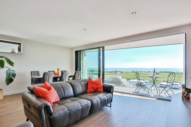 Flat 4, Aquarius, 63, Boscombe Overcliff Drive, Dorset photo 3