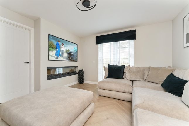 Hawthorn Way, Coatbridge photo 2