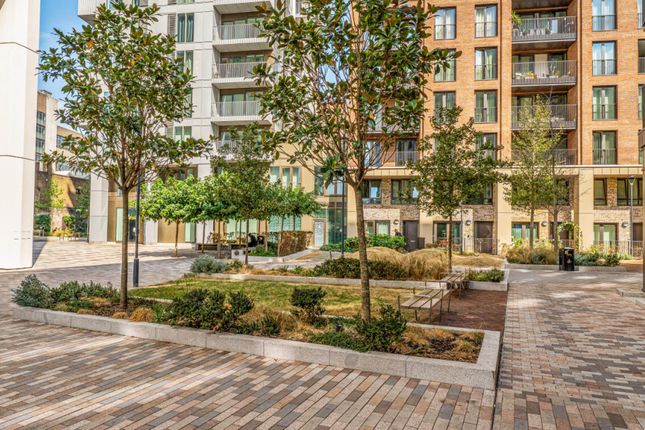 Georgette Apartments, 4 Cendal Crescent, London photo 3