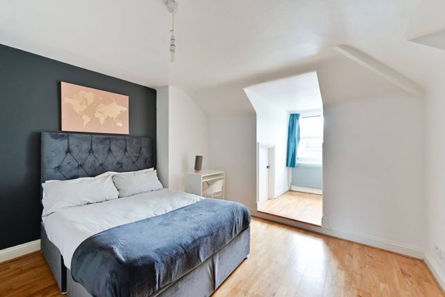 Thumbnail Flat for sale in Roehampton Lane, Roehampton, London