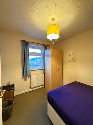 3 Grayling Close, Grayling Close, Canning Town photo 4