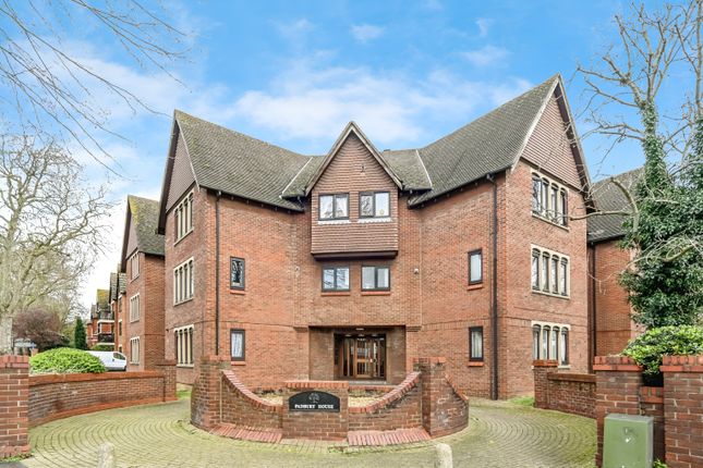 Flat for sale in Bromham Road, Bedford, Bedfordshire