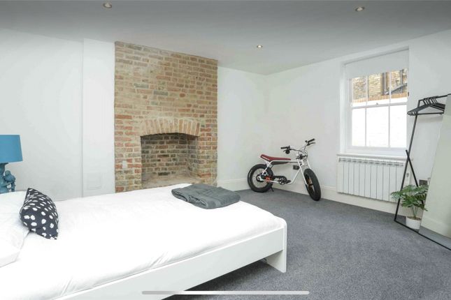 Flat to rent in High Street, Margate, Kent