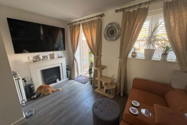 27, Bangor Close, Towcester photo 2