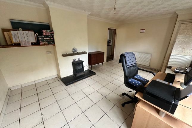25, Groesfford, Crickhowell photo 3