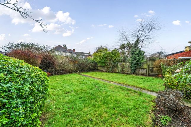 29, Cavendish Drive, Edgware photo 3