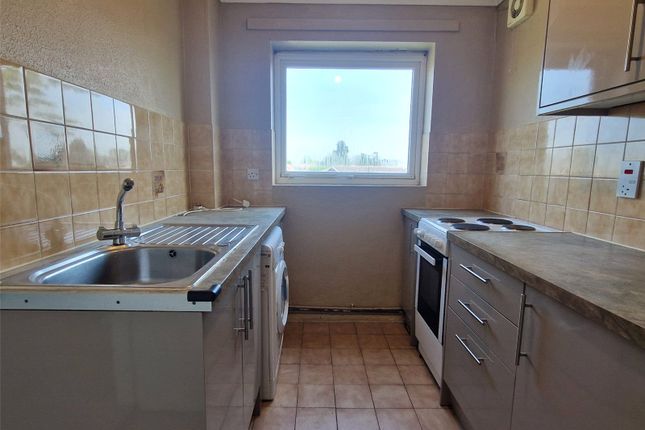 33, Tithe Court, Berkshire photo 2