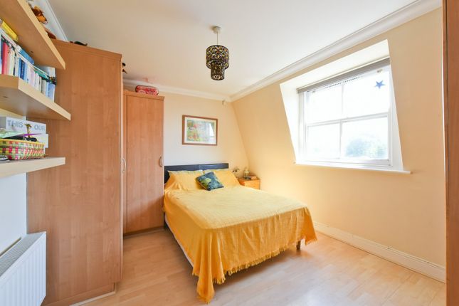 Flat to rent in Fontaine Court, Southgate
