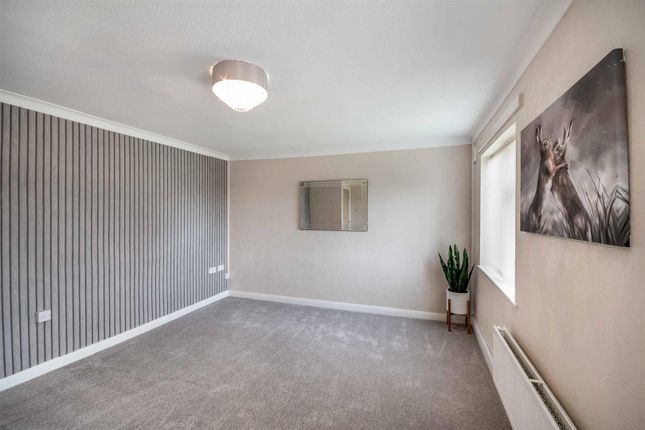88, Rowena Drive, Rotherham photo 3