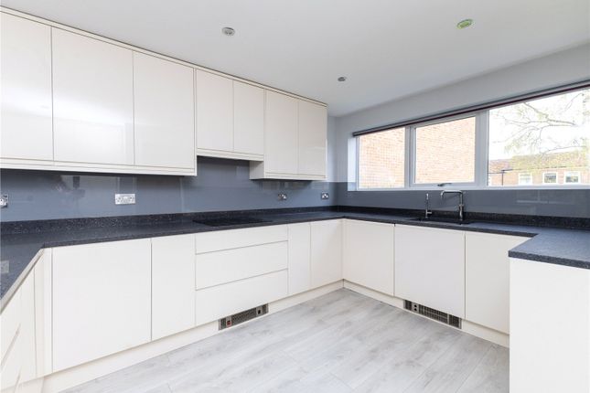 4, Newlands, Godalming photo 3