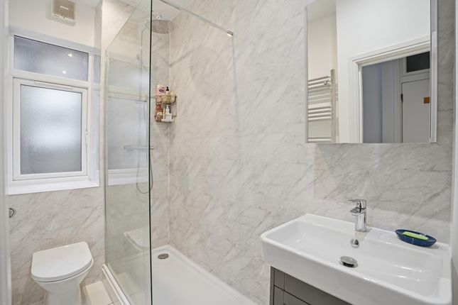 258b, Barry Road, London photo 4