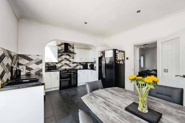 16, Iscoed Road, Pontarddulais photo 2