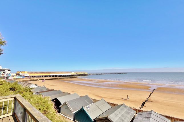 41c, Southcliff, Walton-on-the-Naze photo 3