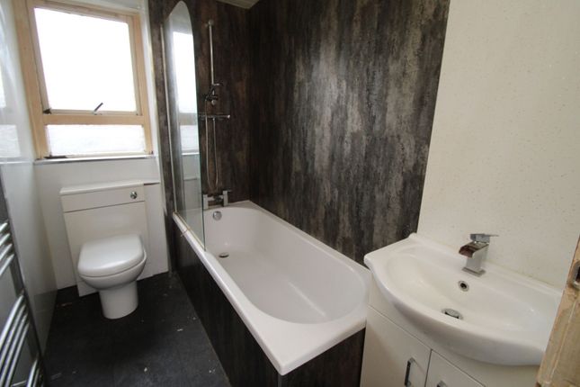 24 Jubilee Road, Bathgate photo 2