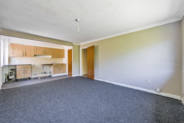 Flat 5, 26 Onslow Gardens, Surrey photo 3