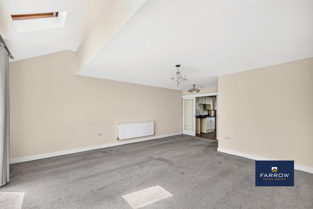 21, Western Outway, Grimsby photo 3