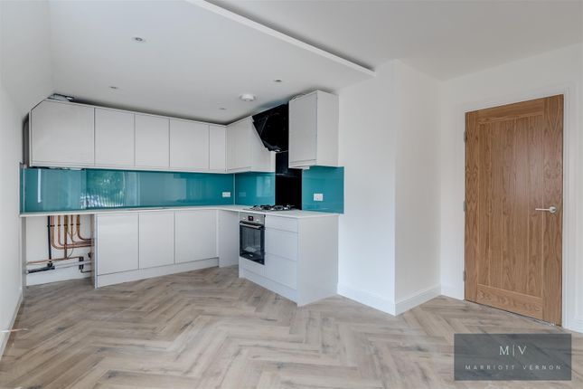 Flat 5, 37A, Smitham Bottom Lane, Purley photo 3