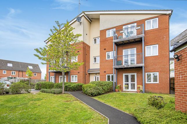 Thumbnail Flat for sale in Rosehill, Oxford