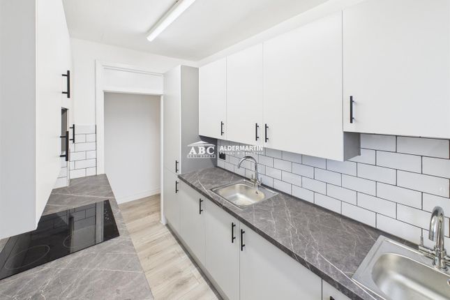 2-bed flat on Flat 45, Vincent Court, Bell Lane, London, £450,000