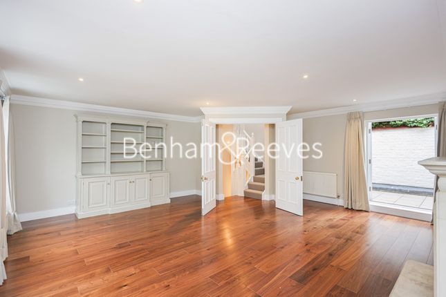 Mews house to rent in Farrier Walk, Chelsea