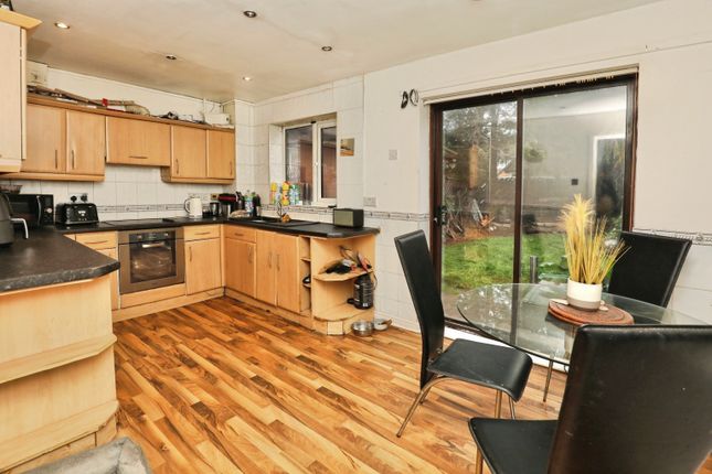 15, Kinmel Close, Liverpool photo 3