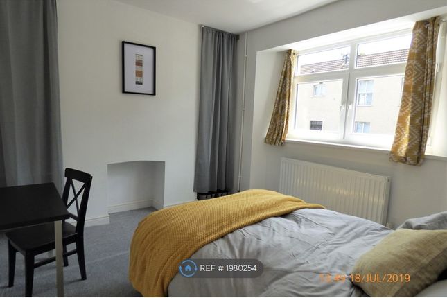 Room to rent in Port Tennant Road, Swansea