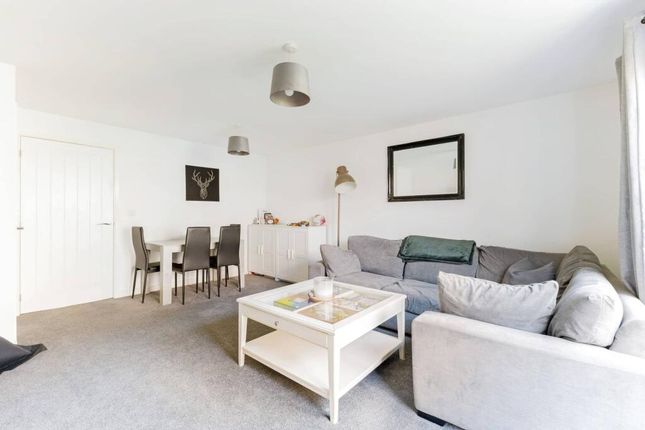 25, Peridot Drive, Wellingborough photo 4