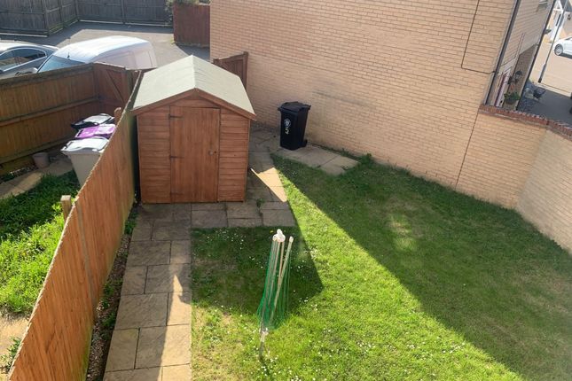 5, Beryl Mews, Recreation Road, Bourne photo 2