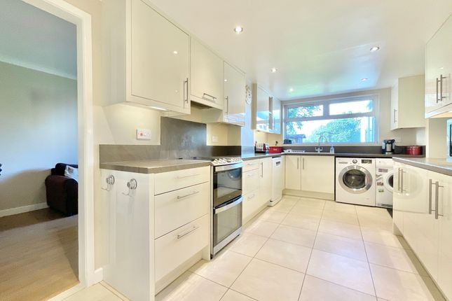 3, Summerfields, Yarnfield, ST15 photo 2