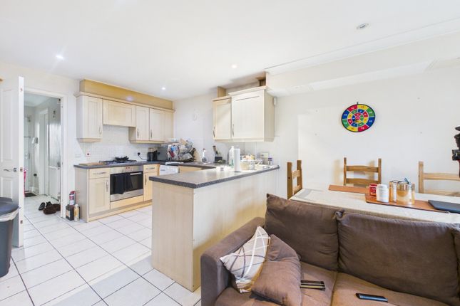 17, Tobermory Close, Berkshire photo 4