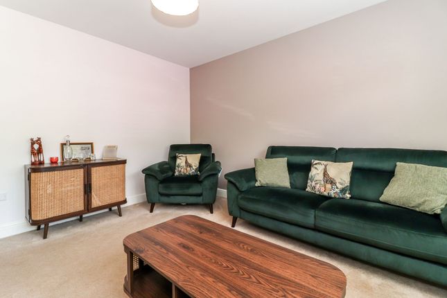26 Oakwood Road, St. Albans photo 4