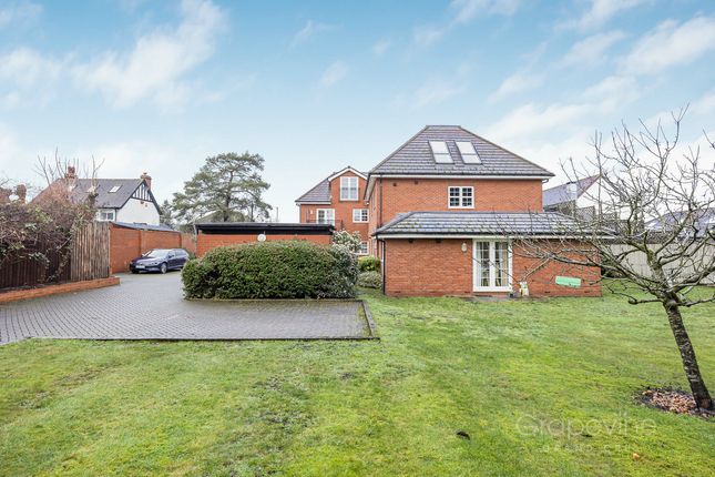 Flat Flat 8, 54 Woodfield Court, Headley Road, Reading photo 2