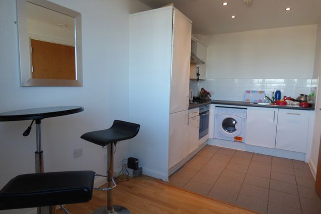 Flat, 40, Cubic, Preston photo 2
