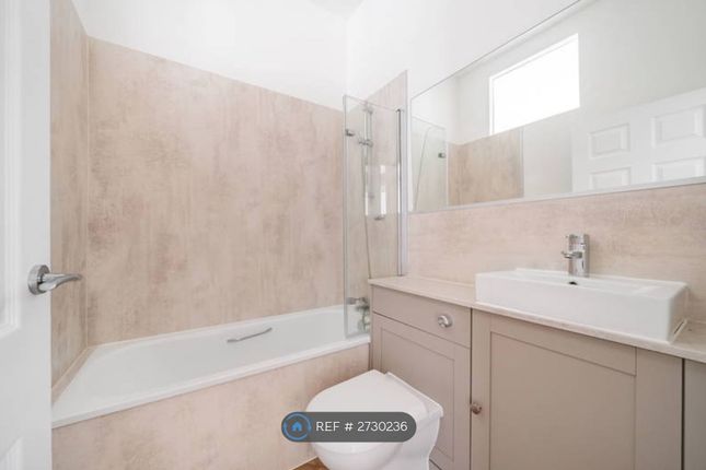 Flat  Craigmore Hall, Crowborough Crowborough Hill, Crowborough photo 2