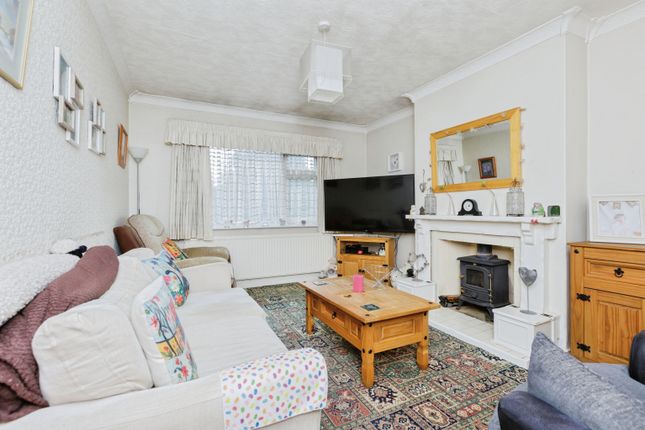47, Hall Road, Leicester photo 2