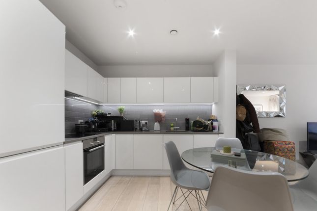 Flat for sale in Echo Court, Royal Wharf, London